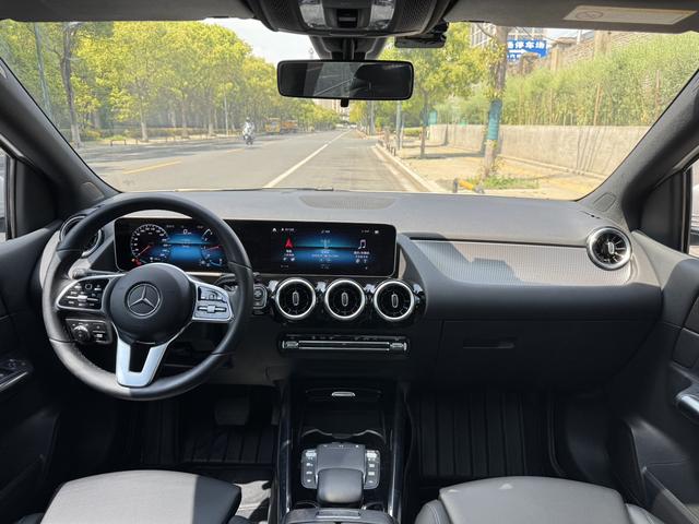 Mercedes-Benz B Class 2020 B 200 Fashion