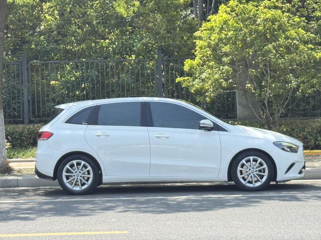 Mercedes-Benz B Class 2020 B 200 Fashion