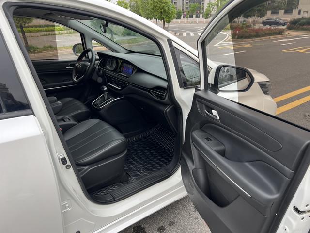 GAC Trumpchi Trumpchi M6 2021 270T Auto Luxury 7 seat