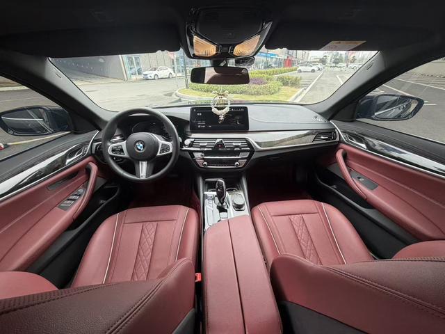 BMW 5 Series 2021 525Li M Sport Package