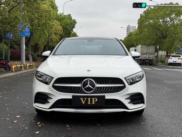 Mercedes-Benz A Class 2021 A 200 L Sport Sedan Dynamic
