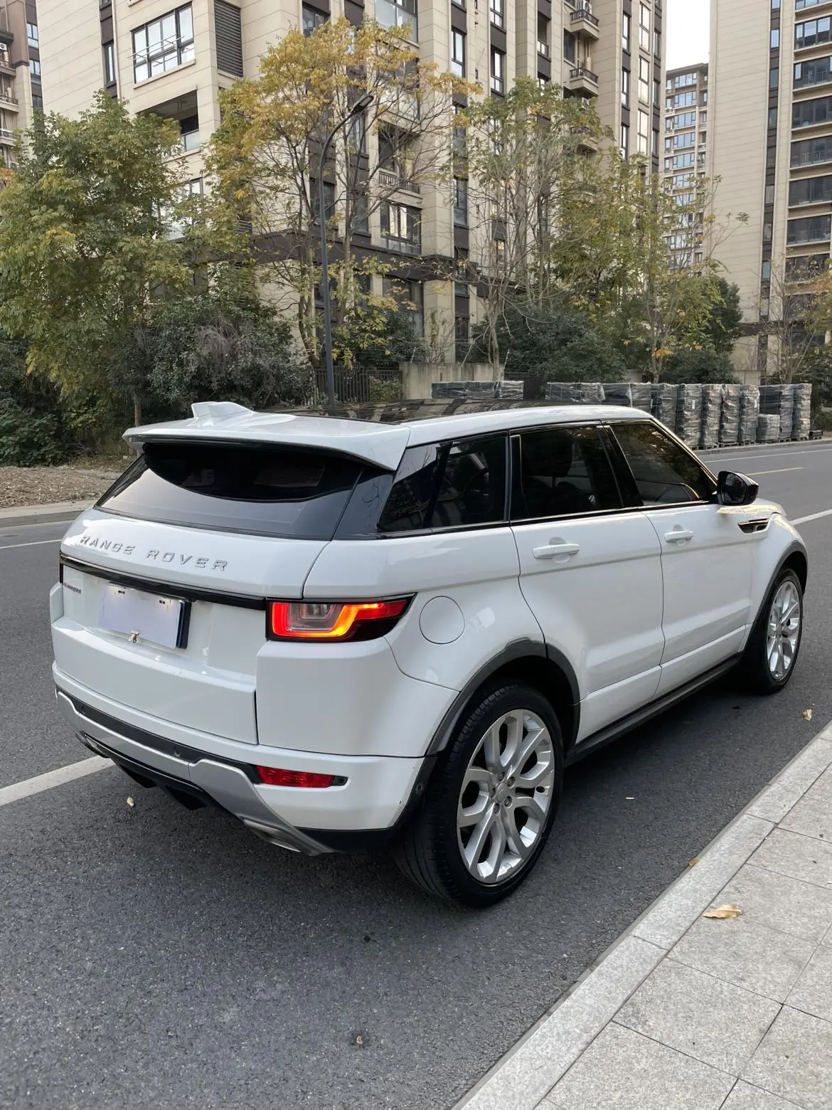 Land Rover Range Rover Evoque 2018 240PS SE DYNAMIC Smart Sharp