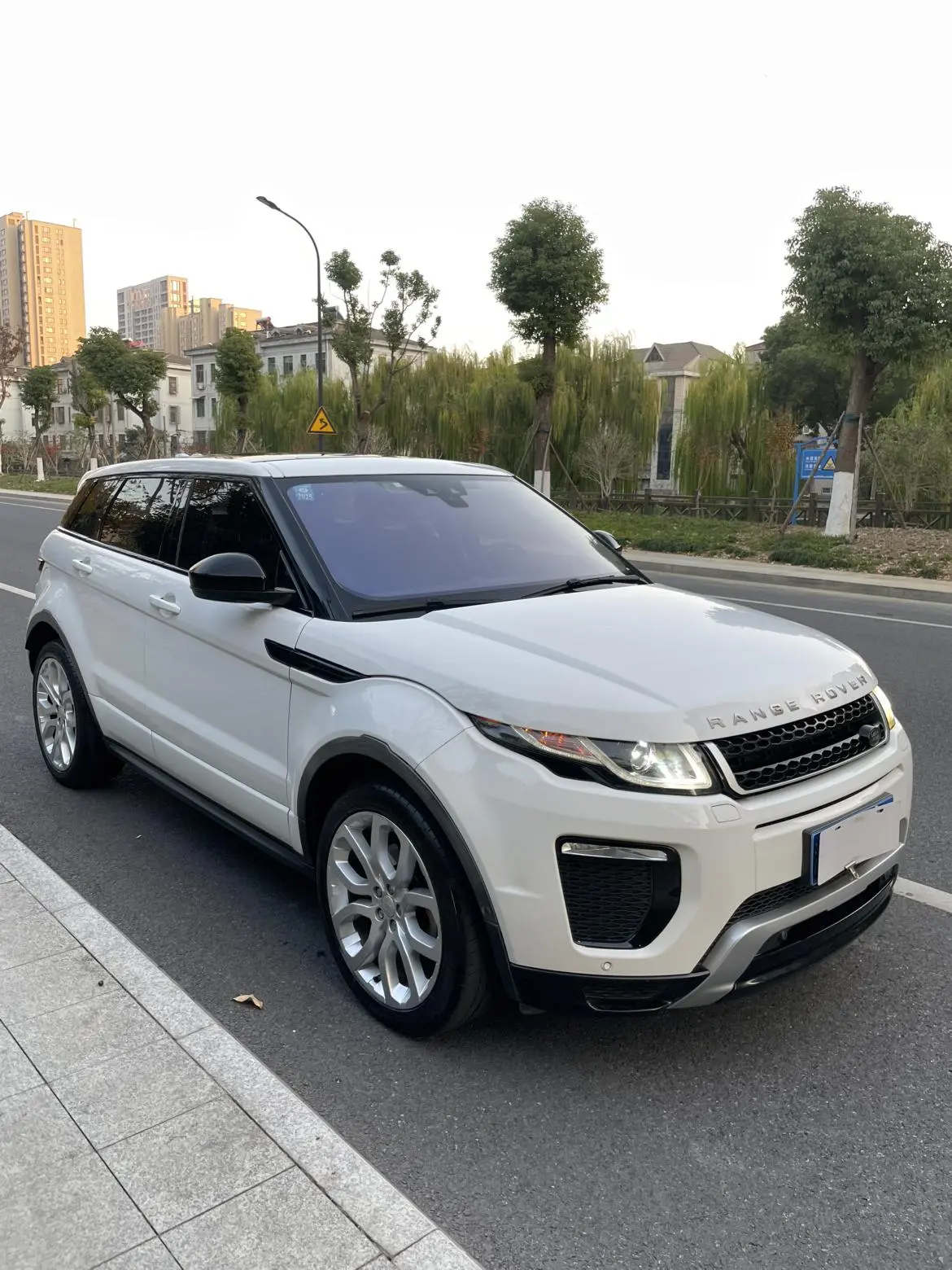 Land Rover Range Rover Evoque 2018 240PS SE DYNAMIC Smart Sharp