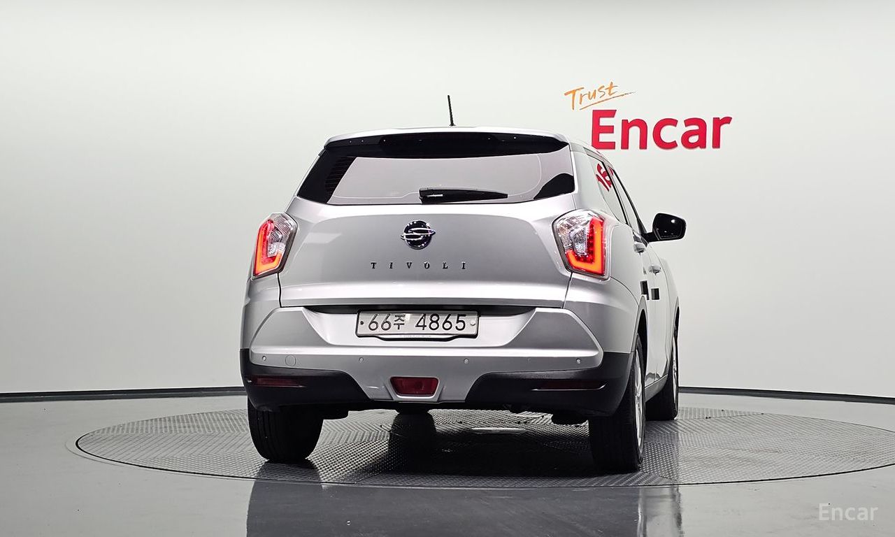 KG Mobility (Ssangyong) Tivoli VX 2WD 2015