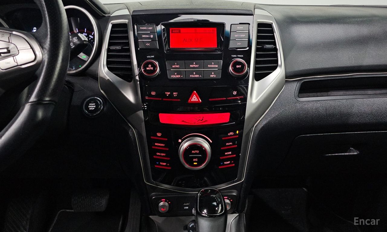 KG Mobility (Ssangyong) Tivoli VX 2WD 2015