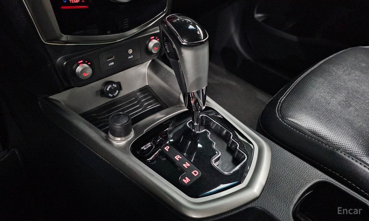 KG Mobility (Ssangyong) Tivoli VX 2WD 2015