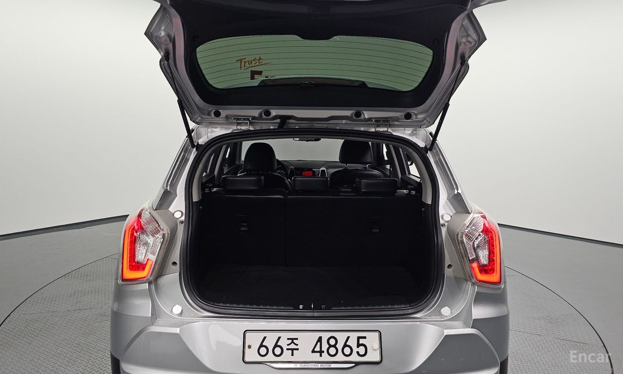 KG Mobility (Ssangyong) Tivoli VX 2WD 2015