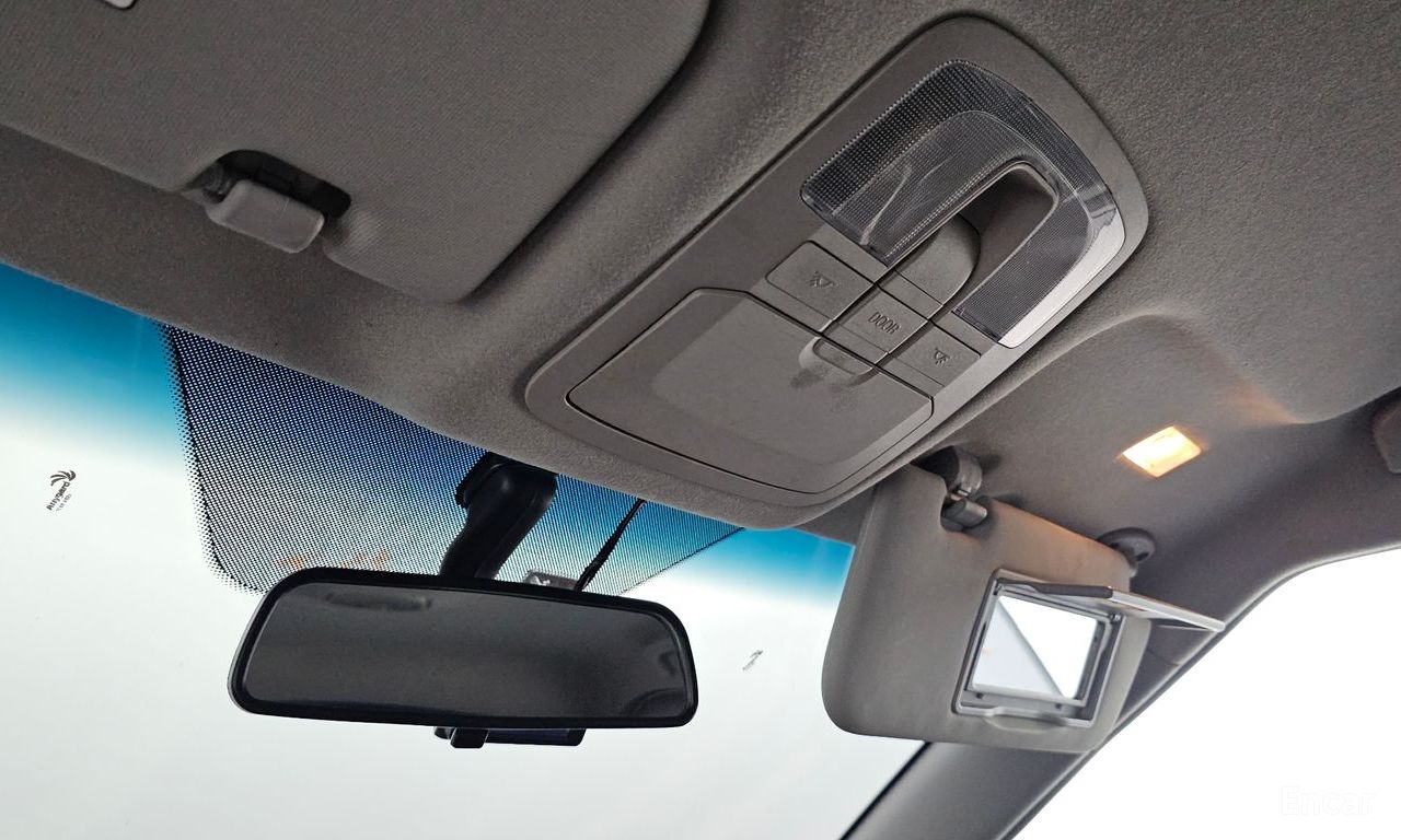 KG Mobility (Ssangyong) Tivoli VX 2WD 2015