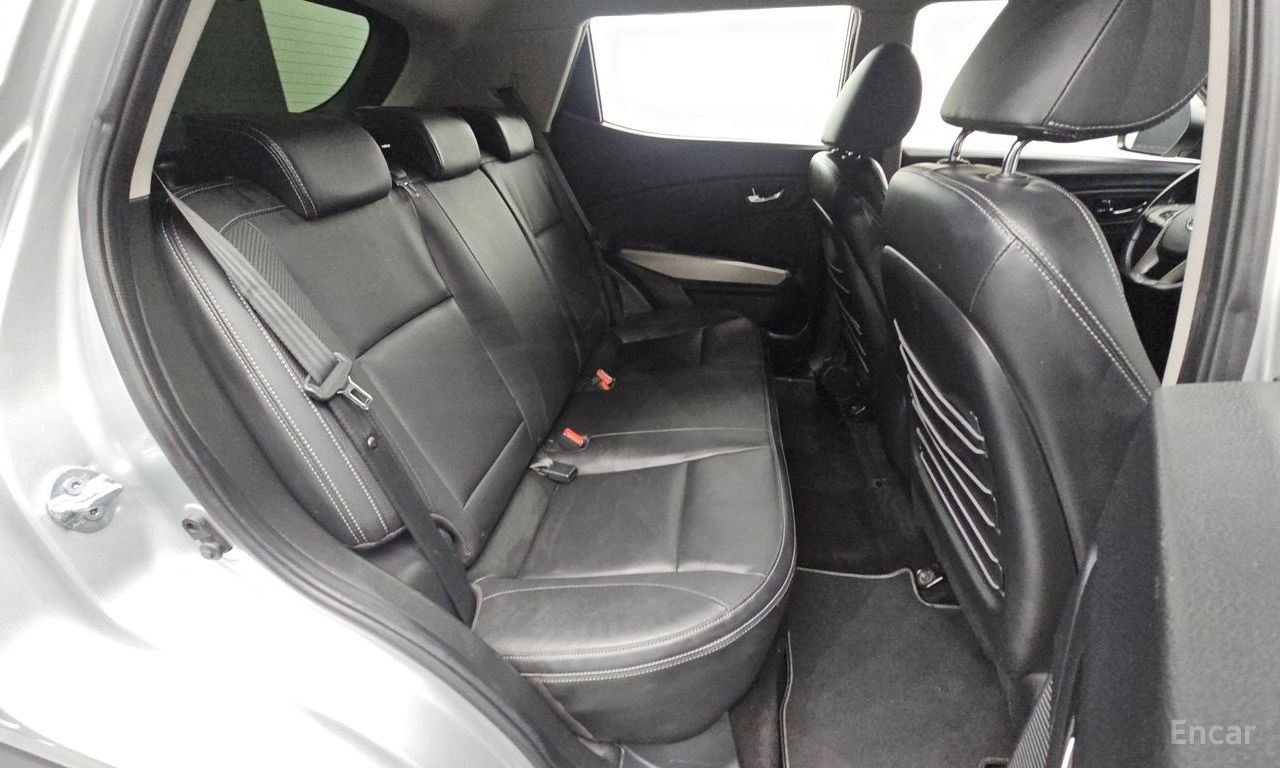 KG Mobility (Ssangyong) Tivoli VX 2WD 2015