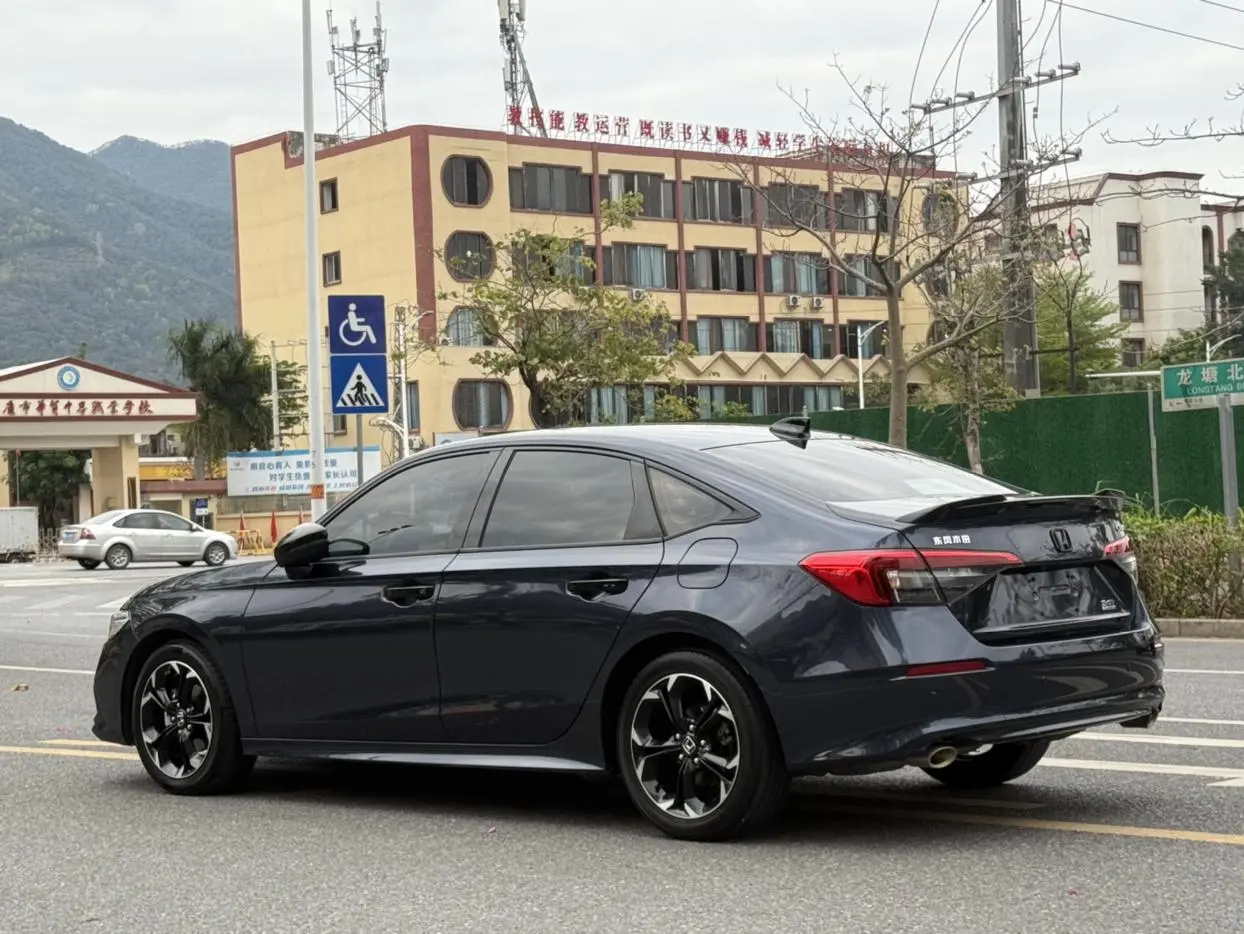 Honda Civic 2022 240TURBO CVT Dynamic