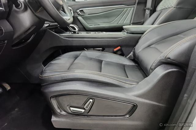 Geely Haoyue L 2023 2.0TD DCT Premium