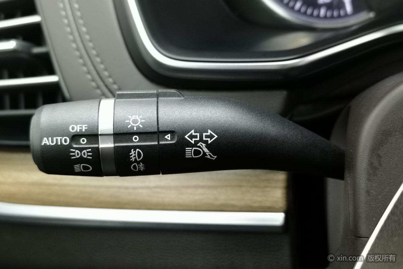 Roewe RX8 2019 30T Smart Connected 2WD Flagship