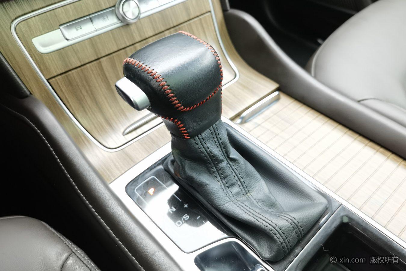Roewe RX8 2019 30T Smart Connected 2WD Flagship