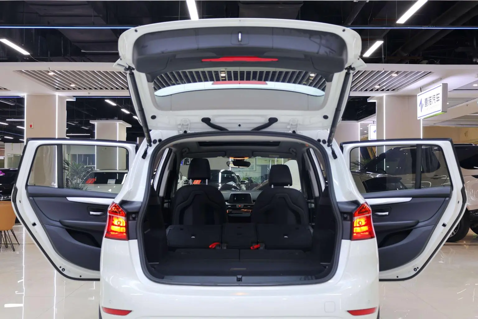 BMW 2 Series Gran Tourer 2019 220i Leading