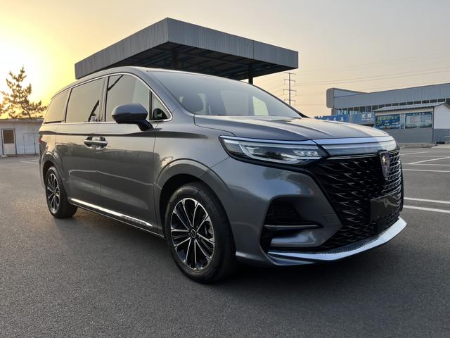 Roewe iMAX8 2022 400TGI Da Customer travel special