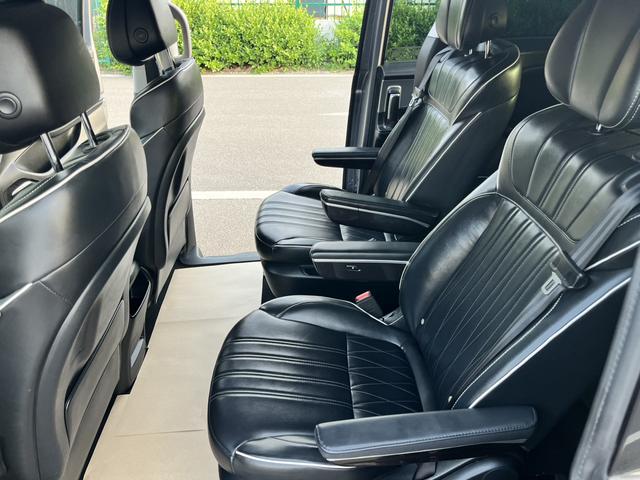 Roewe iMAX8 2022 400TGI Da Customer travel special
