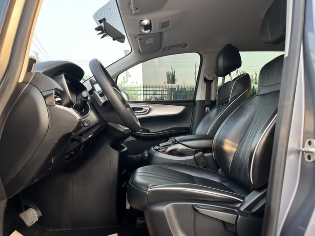 Roewe iMAX8 2022 400TGI Da Customer travel special
