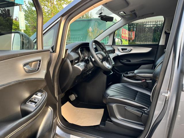 Roewe iMAX8 2022 400TGI Da Customer travel special