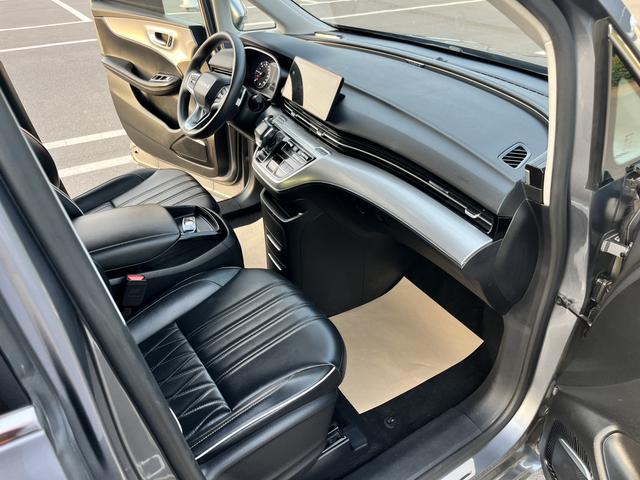 Roewe iMAX8 2022 400TGI Da Customer travel special