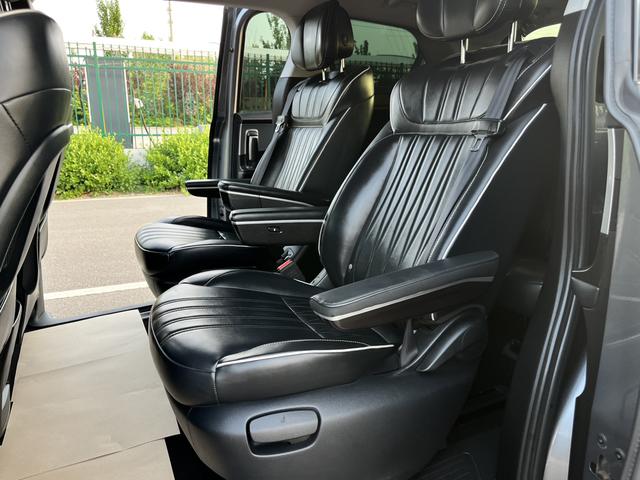 Roewe iMAX8 2022 400TGI Da Customer travel special