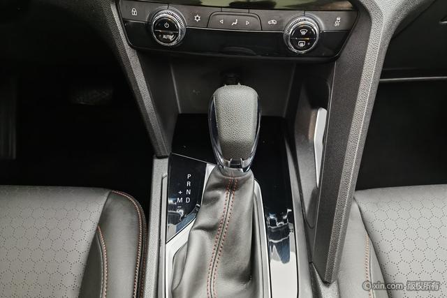 Chevrolet Orlando 2018 Redline 530T Auto Drive (5+2) China V