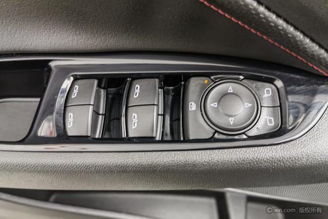 Chevrolet Orlando 2018 Redline 530T Auto Drive (5+2) China V