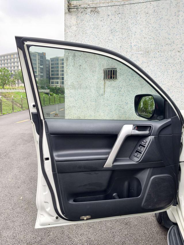 Toyota Prado 2019 3.5L Auto TX-L Premium Plus Rear spare tire