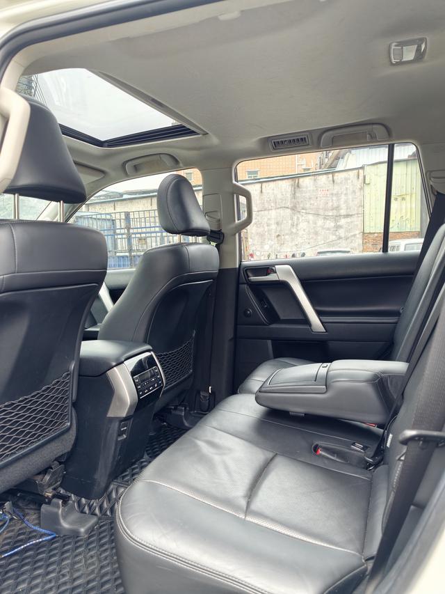 Toyota Prado 2019 3.5L Auto TX-L Premium Plus Rear spare tire