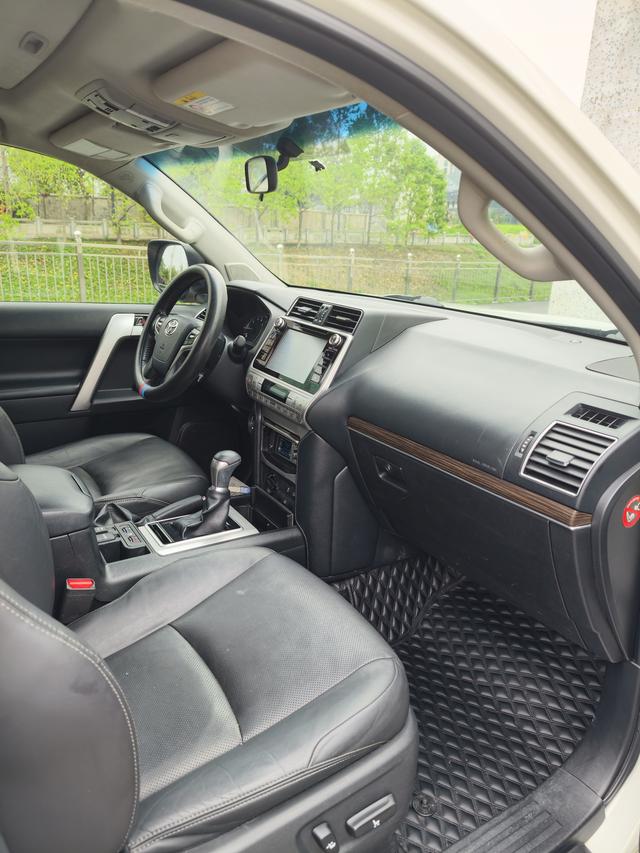 Toyota Prado 2019 3.5L Auto TX-L Premium Plus Rear spare tire