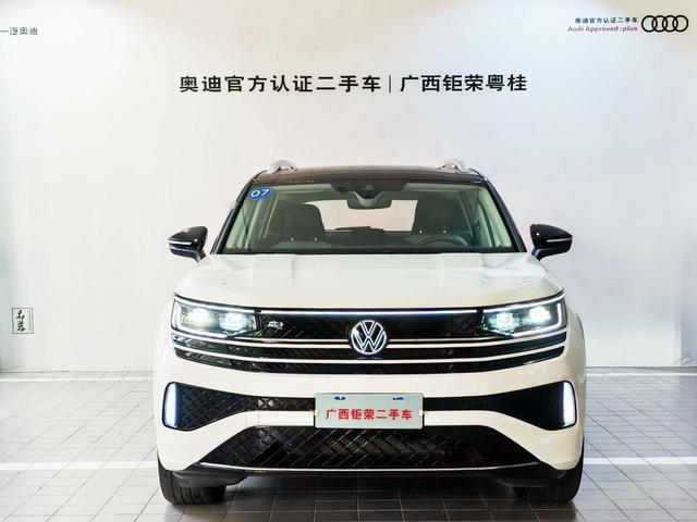 Volkswagen patrol 2023 380TSI 4WD R-Line Parade