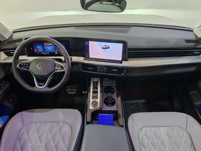 Volkswagen patrol 2023 380TSI 4WD R-Line Parade
