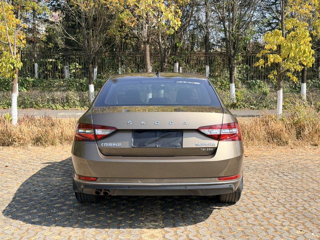 Skoda Superb 2018 TSI330 DSG Comfort China V