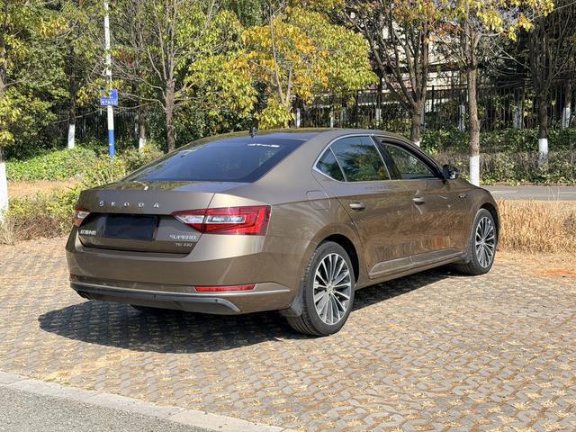 Skoda Superb 2018 TSI330 DSG Comfort China V