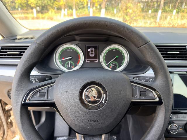 Skoda Superb 2018 TSI330 DSG Comfort China V