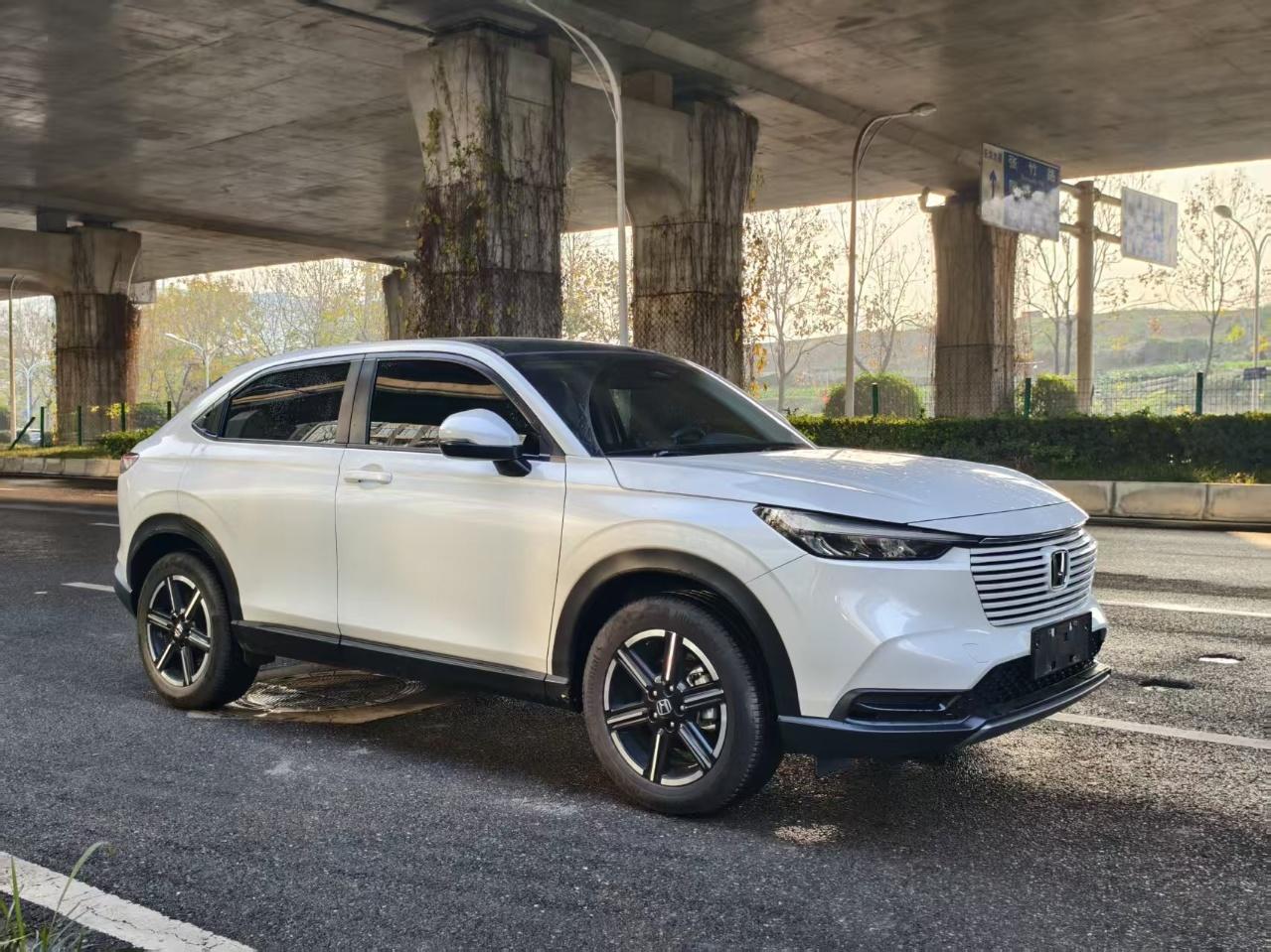 Honda Vezel 2023 1.5L CVT Pioneer