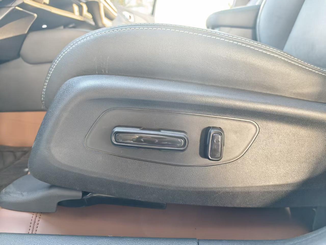 Honda Vezel 2023 1.5L CVT Pioneer