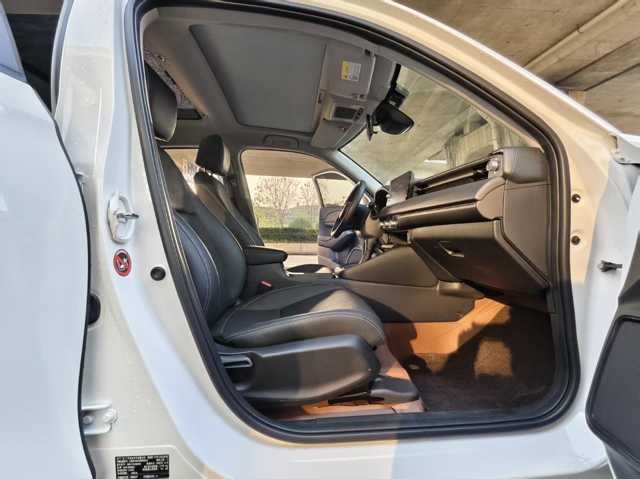 Honda Vezel 2023 1.5L CVT Pioneer