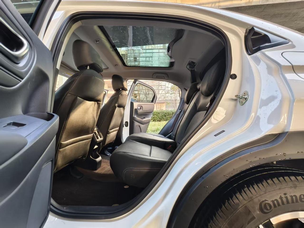Honda Vezel 2023 1.5L CVT Pioneer