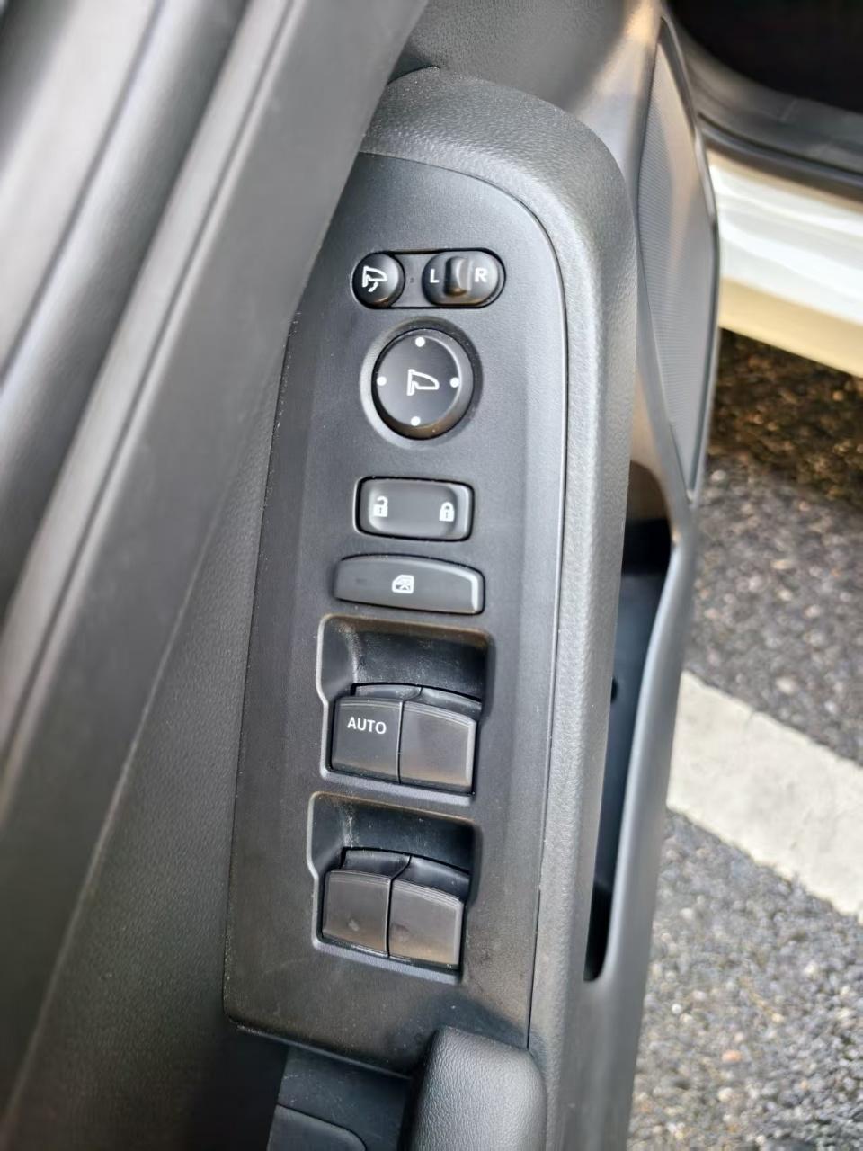 Honda Vezel 2023 1.5L CVT Pioneer