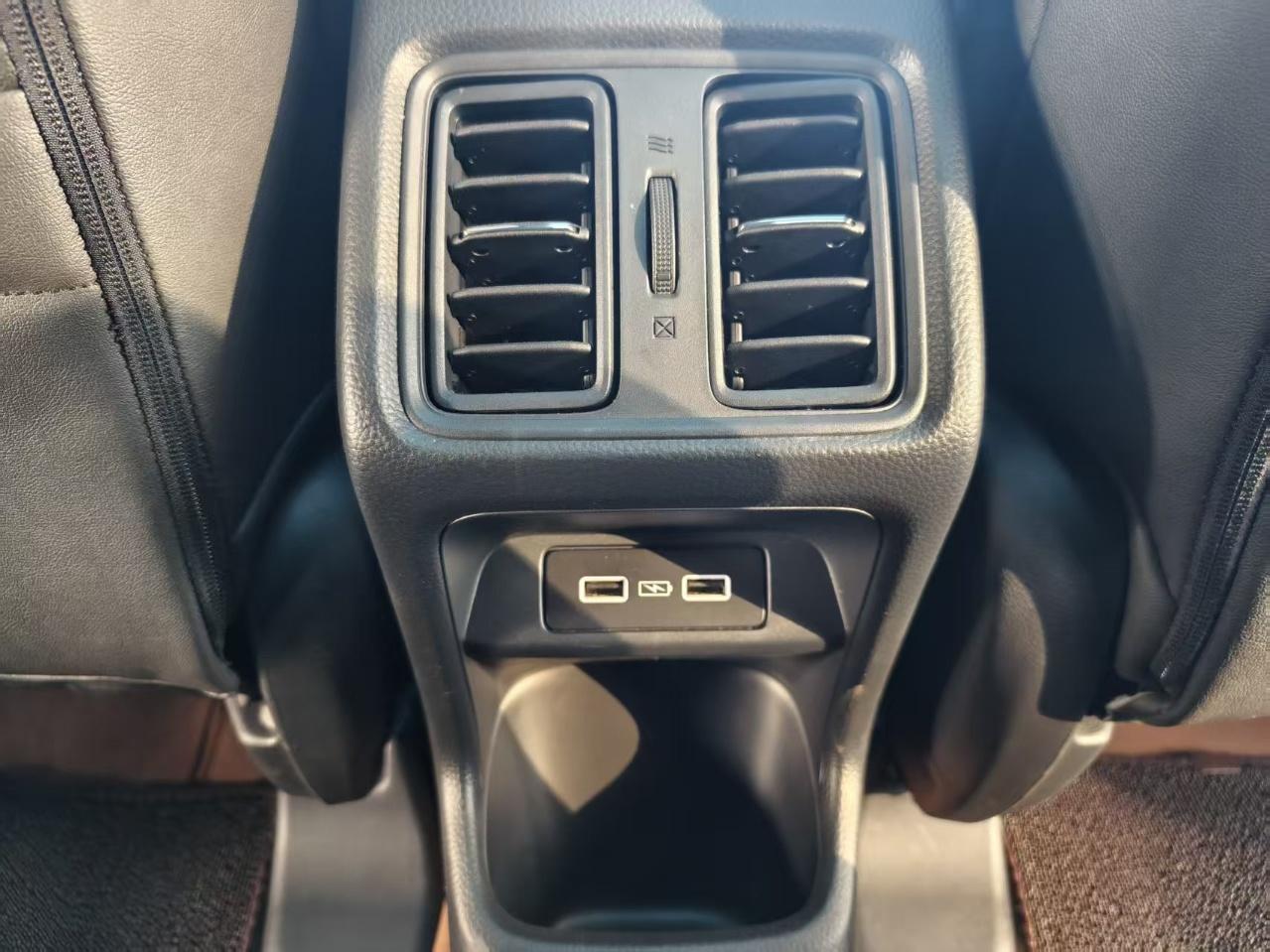 Honda Vezel 2023 1.5L CVT Pioneer