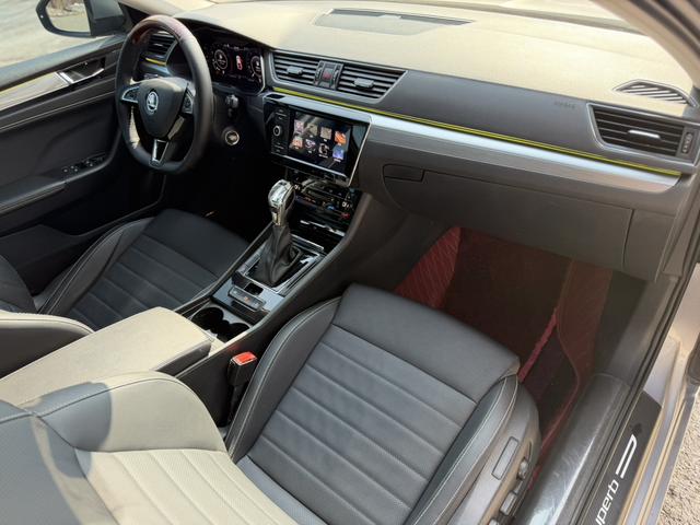 Skoda Superb 2019 Facelift TSI330 DSG Comfort