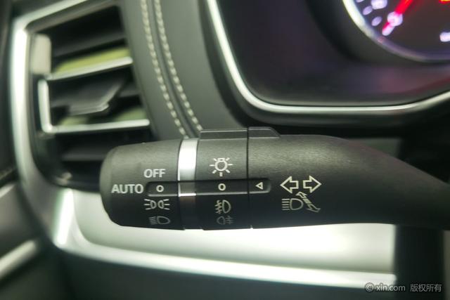 Roewe RX8 2018 30T 2WD Flagship