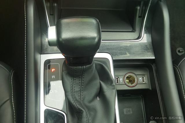 Roewe RX8 2018 30T 2WD Flagship