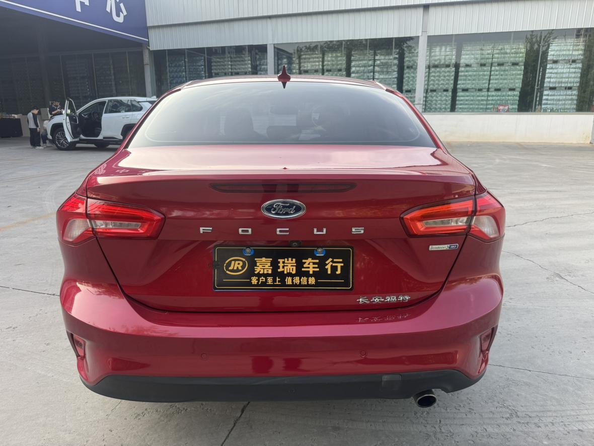 Ford Focus 2019 Sedan EcoBoost 180 Auto