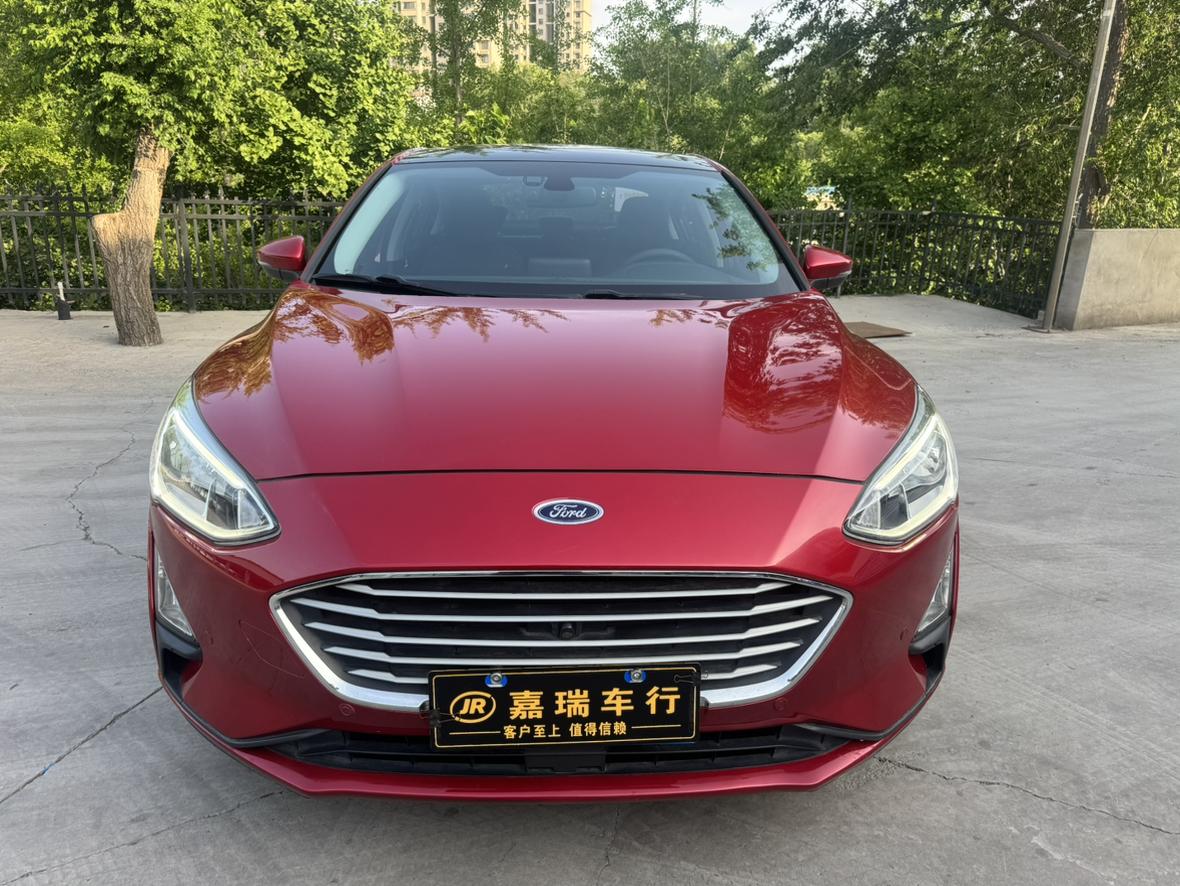 Ford Focus 2019 Sedan EcoBoost 180 Auto