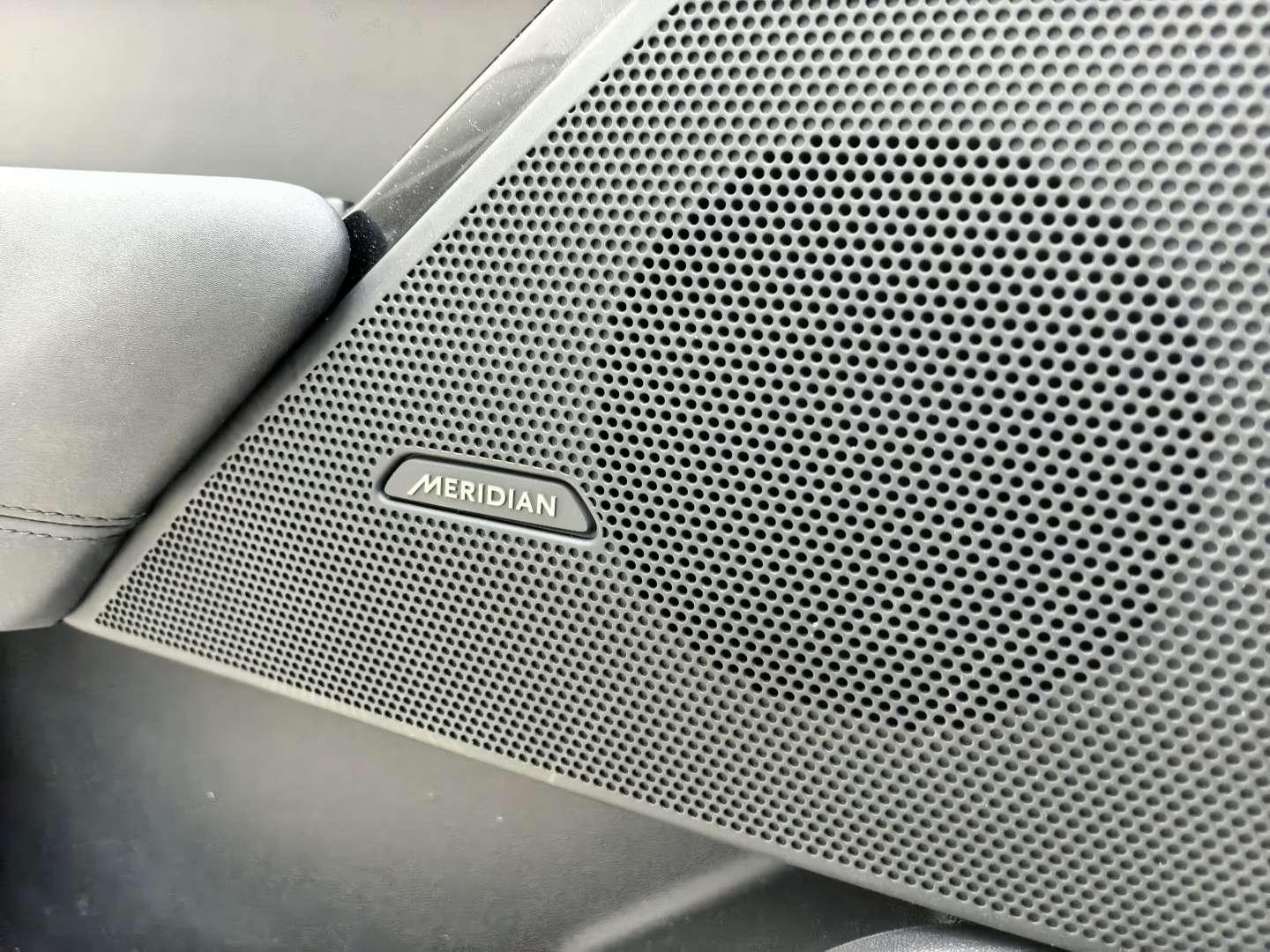 Land Rover Range Rover Velar 2024 Dynamic SE