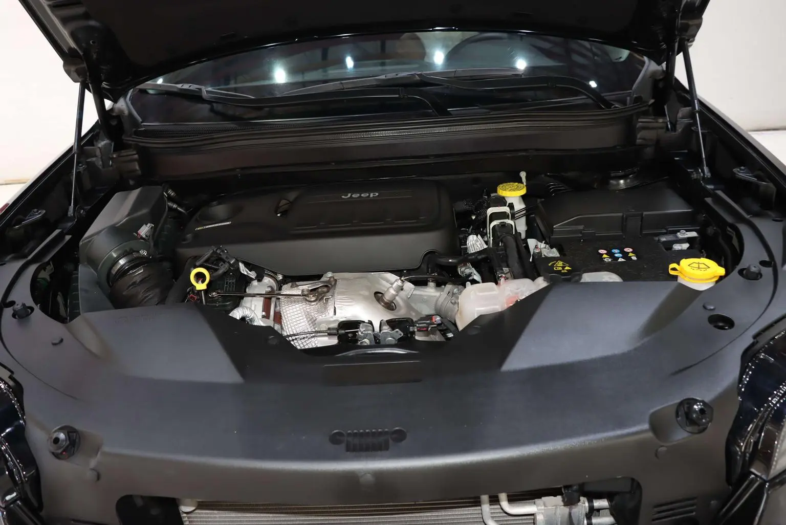 Jeep Cherokee 2020 2.0T 2WD Leading