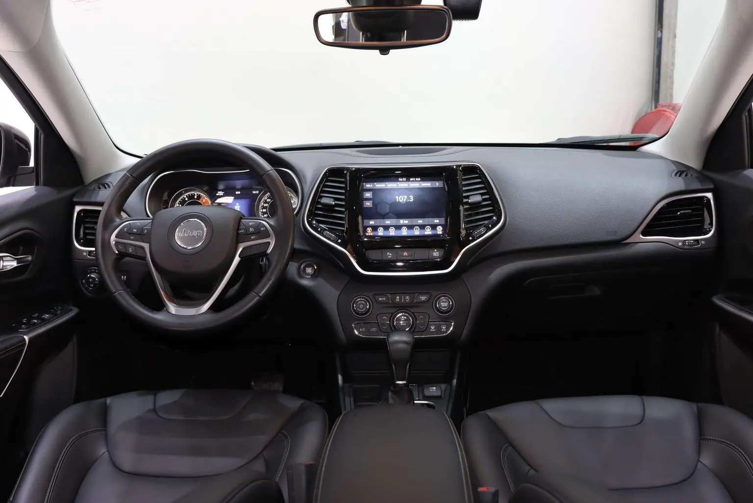 Jeep Cherokee 2020 2.0T 2WD Leading