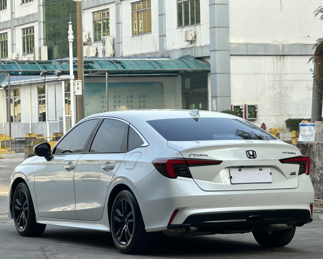 Honda Integra 2022 240TURBO CVT Tech
