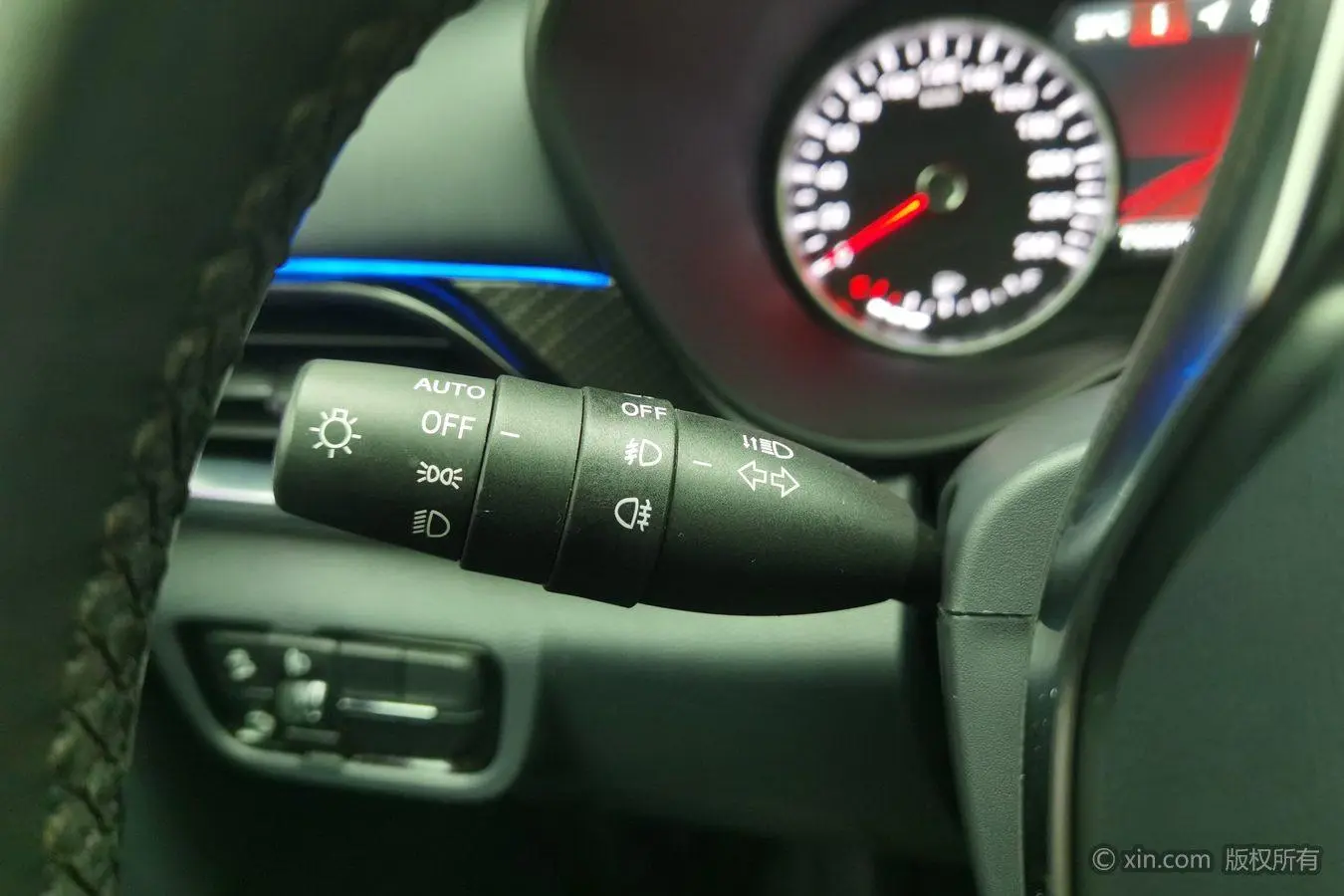 V7 2019 Sport 300T Auto Luxury